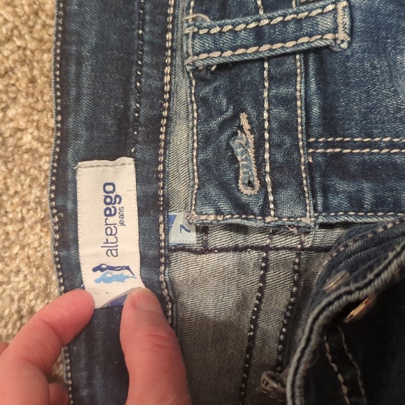 Alterego Capris - Picture 3 of 3